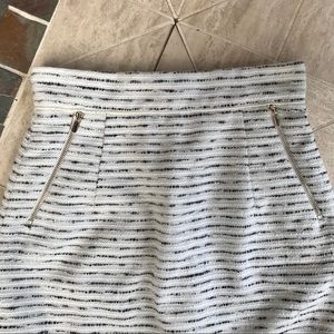 H&M Skirts - H&M Black + Cream Pencil Skirt β’ Size 4 H&M Skirts - H&M Black + Cream Pencil Skirt β’ Size 4